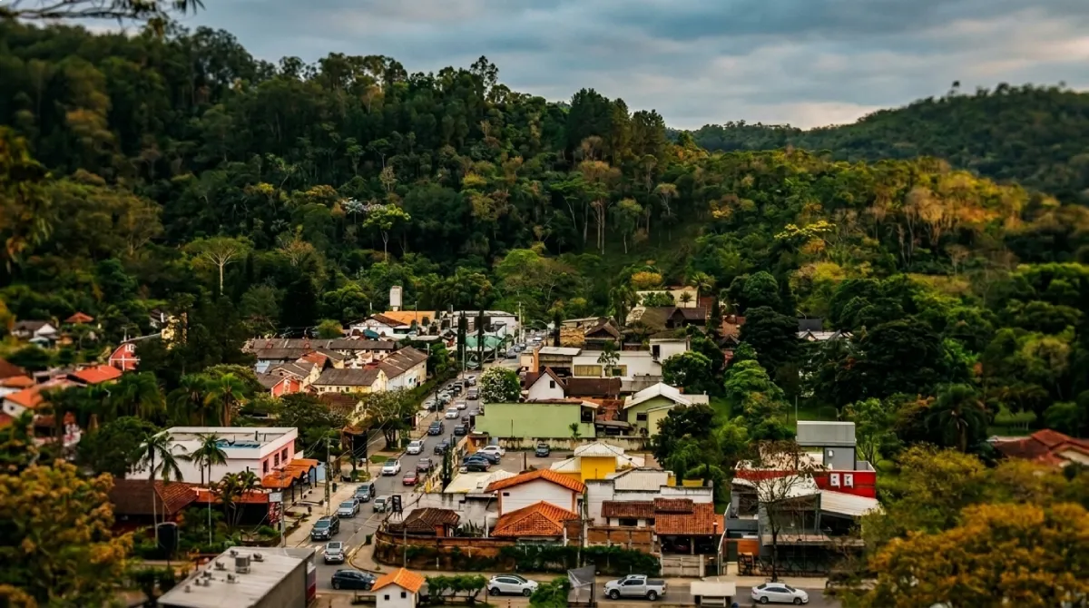 Rua tranquila do centrinho de Penedo