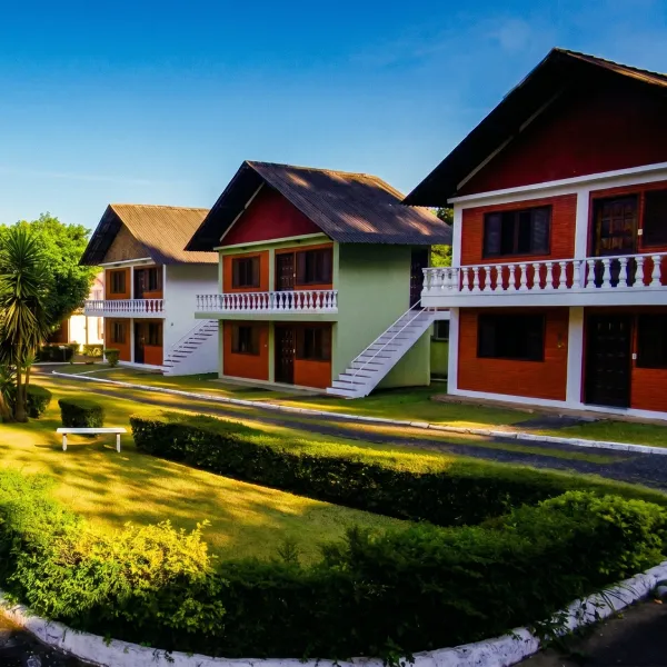 Chalés do City Park Hotel com área verde